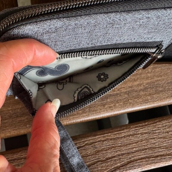 Lug Wallet with RFID - Rodeo Heather Gray NWOT - Picture 11 of 12